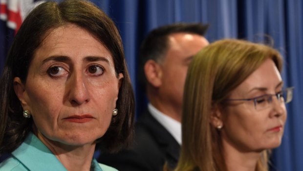 The Greens are calling for NSW Premier Gladys Berejiklian and Local Government Minister Gabrielle Upton to bring an end to council amalgamations. 