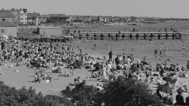 Beachgoers at Brooks Jetty in 1930