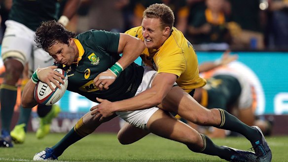 South Africa's Jan Serfontein scores a try.