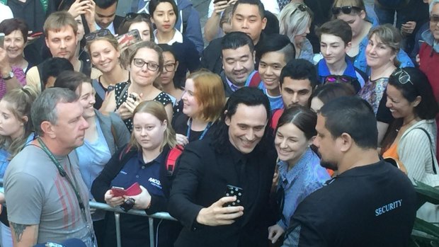 Tom Hiddleston greets fans on set at the filming of <i>Thor: Ragnarok</i> in the Brisbane CBD.