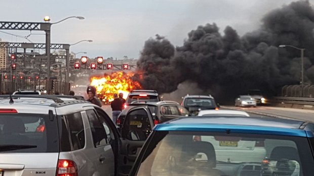 The bus fire brought traffic to a halt on the Harbour Bridge.