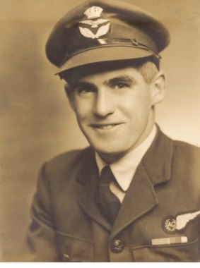 Les Langdon in the RAAF.