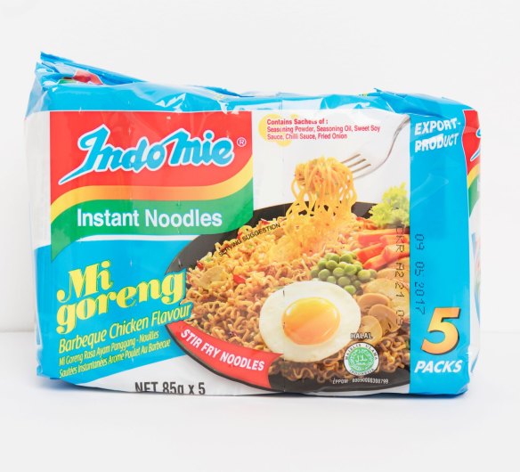Indo Mie Mi goreng instant noodles in barbeque chicken flavour.