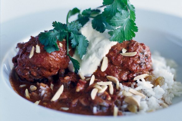 Tandoori drumsticks with almonds and sultana rice.