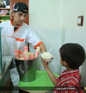 A television channel run by Islamic State  shows ice cream being sold in  Deir al-Zor. 