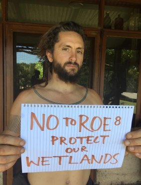 Musician John Butler has thrown his support behind stopping the Roe 8 development. 