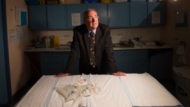 Dr Geoff Kemp has been giving intravenous antibiotics to people he believes have Lyme disease.