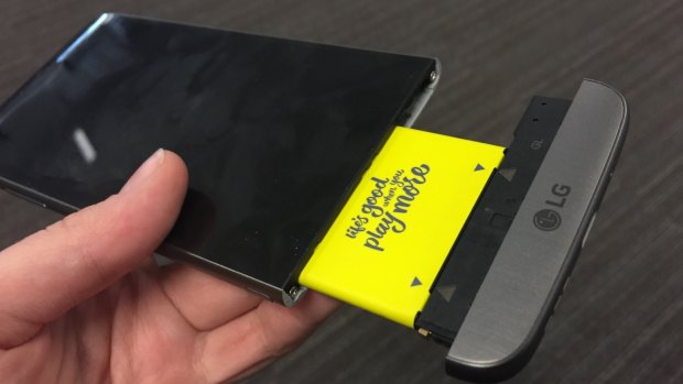 LG designed a new type of removable battery, but it has its flaws.