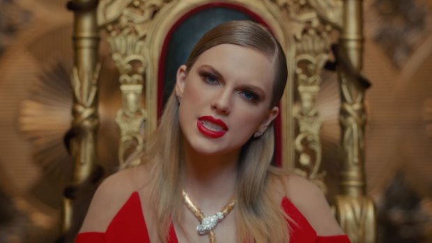 The director of Taylor Swift's new video has defended the singer against critics.