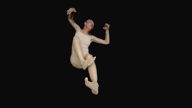 Jessie Boylan, Rupture (shimmer body (falling)) 2018, video still, courtesy of the artist.