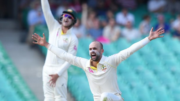 Nathan Lyon appeals for the dismissal of Dawid Malan.