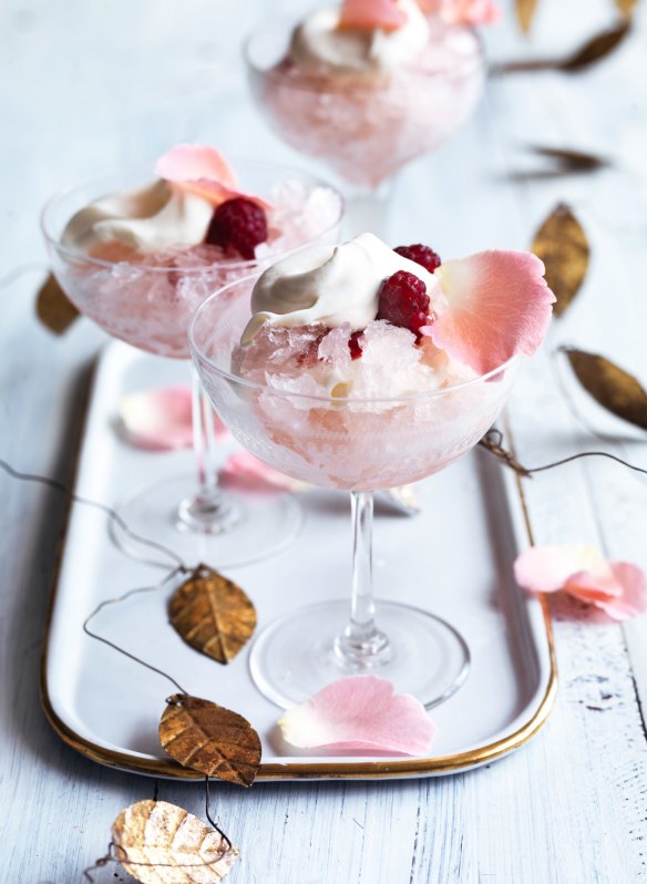 Finish with raspberry frose with cream.