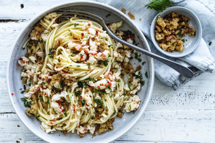 Neil Perry's spaghetti with spanner crab and pangrattato ctions)