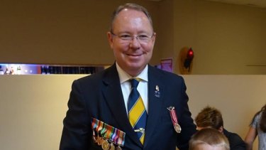 Labor Mp Forced To Apologise Over Army Badge