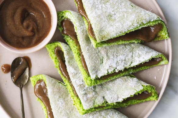 Napkin cakes with kaya and pandan.