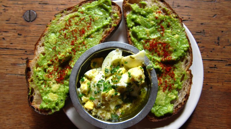 Melbourne Cafes are Discounting Smashed Avo So You Can Buy a House