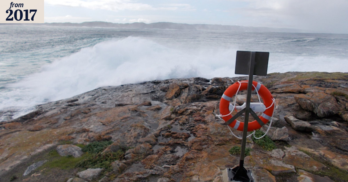 'A pretty low act': Life ring stolen from dangerous WA fishing spot