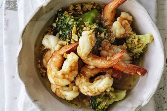 Garlic prawns and broccoli.