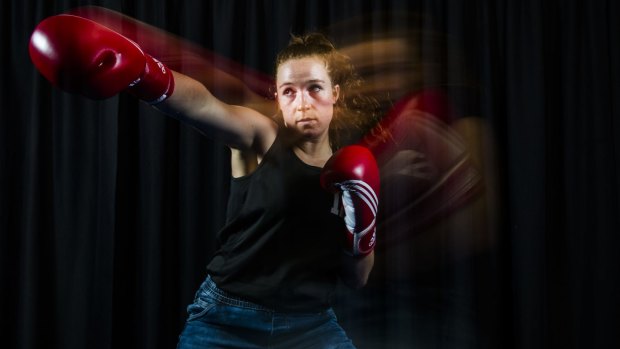 Canberra rugby player Georgia O'Neill has been awarded a scholarship to develop her boxing talent following an AIS combat sports draft camp. 