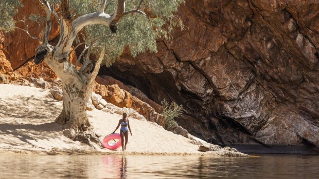 Ormiston Gorge, one of several water holes to go swimming near Alice Springs.