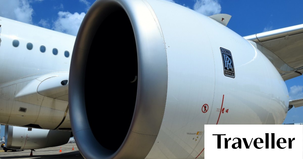 When plane engines die midair How far can a plane fly if both its