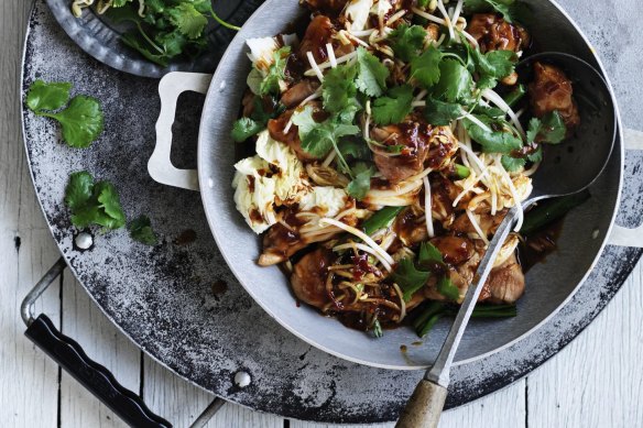 Stir-fried chicken and Chinese cabbage in chilli bean sauce.