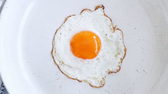 The perfect lacy edged fried egg.