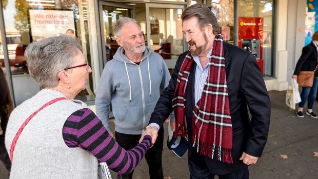 Derryn Hinch on the campaign trail in Castlemaine.