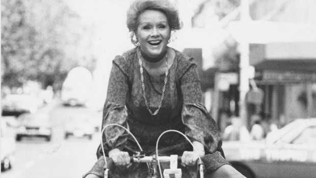 Debbie Reynolds in Melbourne to perform her one-woman show, The Debbie Reynolds Show, which last toured Australia in 1979.