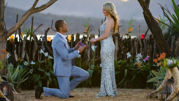 Maybe if more women proposed we'd be spared cringeworthy moments like the time Blake Garvey proposed to Sam Frost on The Bachelor Australia.