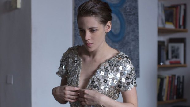 Hollywood actress Kristen Stewart plays a young American in Paris who seems to have the ability to communicate with spirits in Personal Shopper.