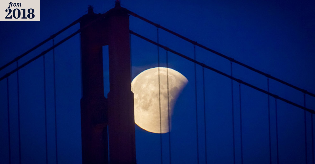 Photos of the super blue blood moon around the world