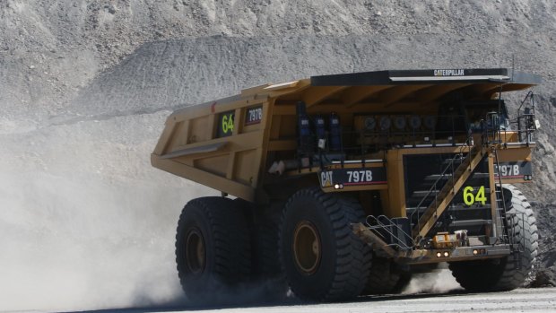 A man has died at a mine in central Queensland.