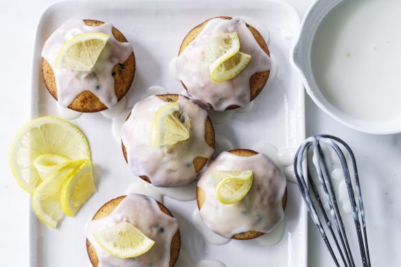 Little lemon and currant cakes with lemon glaze.