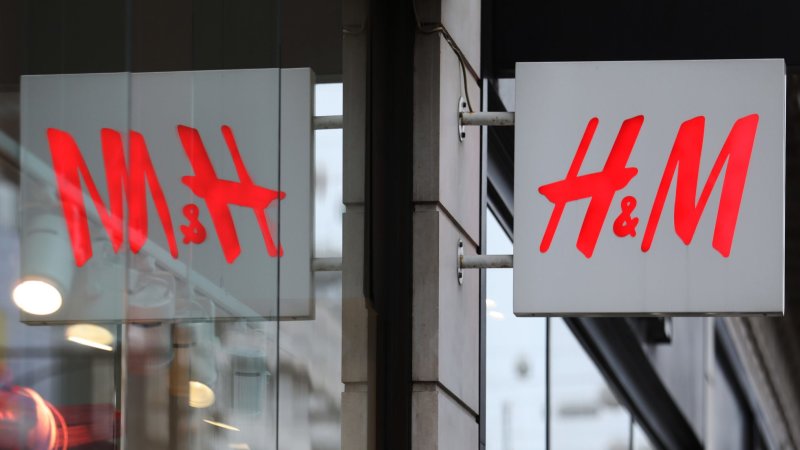 H&M Australia slashes prices to clear stock as sales fall 6pc