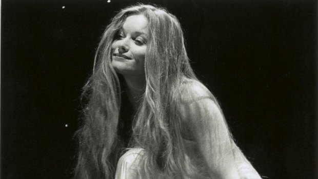 Essie Davis played Juliet in a John Bell-directed production in 1993.