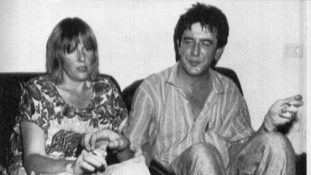 Howard Marks and his wife Judy talk to journalists at a Majorca police station in 1988.
