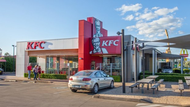 A Melbourne private investor has splashed out $4.475 million for a KFC restaurant site in Tamworth.