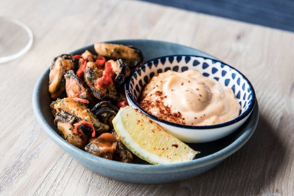 Crisp mussels with fermented chilli aioli 