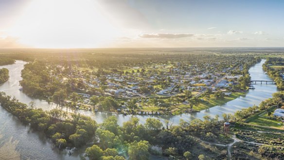 Wentworth marks the point where the Murray and Darling rivers meet.