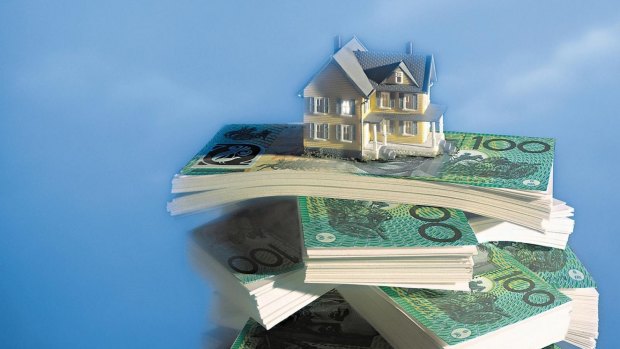 Under a Remuneration Tribunal ruling, politicians are allowed to claim up to $271 per overnight Canberra stay tax-free, even if they stay in their own homes.