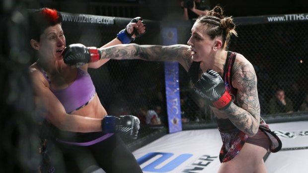 Megan Anderson knocked out Charmaine Tweet to take the Invicta interim featherweight title.