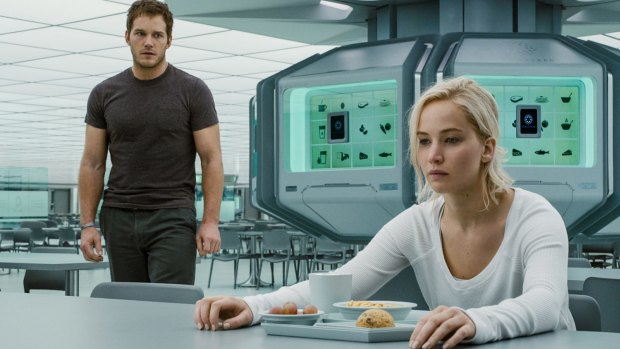 They need to talk: Jennifer Lawrence and Chris Pratt in <i>Passengers</i>.
