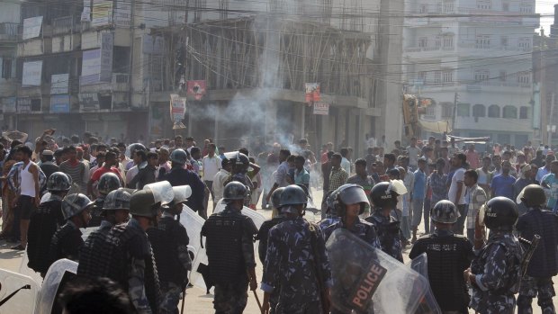 Police break up the protest by ethnic Madhesis in Birgunj. The Madhesis began their protests over the country's new constitution.