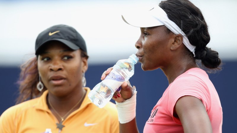 Wimbledon 2016 Serena Williams Joins Sister Venus In The Semi Finals