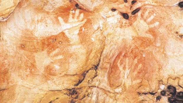 "Native sovereigns of the soil": Aboriginal rock art in the Grampians.