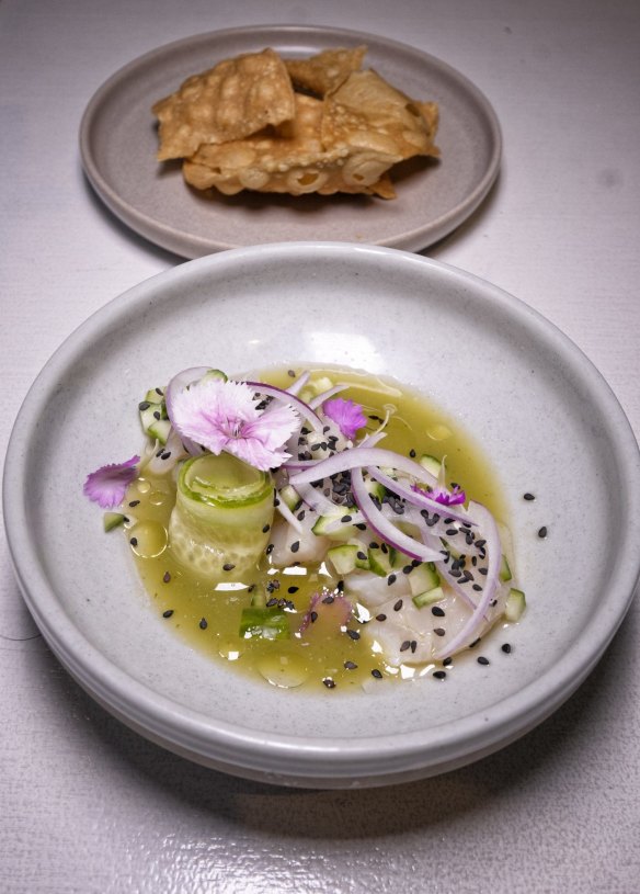 Agauchile verde with raw scallop.