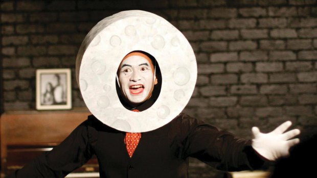 Jarod Rawiri as the Moon in La Vie Dans Une Marionette.