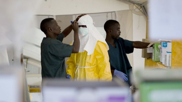 Those combating Ebola in West Africa will soon be joined by 17 Australian health workers.