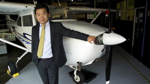 Yi Gao lectures the next generation of aviation professionals at Swinburne University of Technology.